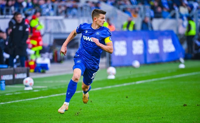 Marvin Wanitzek Karlsruher SC Karlsruher SC looks and runs during the 2 Bundesliga match between Karlsruher SC and Hertha BSC at BBBank Wildpark on January 24, 2026 in Karlsruhe, Germany Photo by Silas Schüller DeFodi Images Marvin Wanitzek Karlsruher SC looks and runs during the 2 Bundesliga match between Karlsruher SC and Hertha BSC at BBBank Wildpark on January 24, 2026 in Karlsruhe, Germany Photo by Silas Schüller DeFodi Images DFB DFL REGULATIONS PROHIBIT ANY USE OF PHOTOGRAPHS AS IMAGE SEQUENCES AND OR QUASI VIDEO Photo by Silas Schueller DeFodi Images