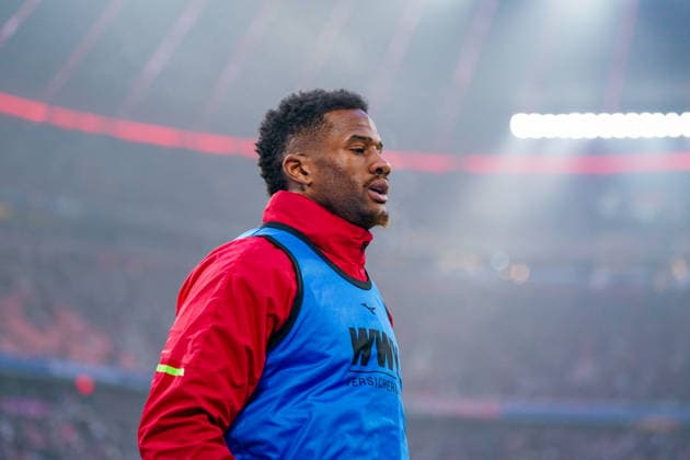 Germany Soccer Bundesliga 2025 26, 19 Matchday FC Bayern Munich vs FC Augsburg Allianz Arena Munich Samuel Essende FC Augsburg, 9 Copyright: xJOERANxSTEINSIEKx