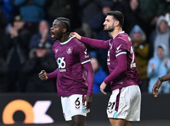Axel Tuanzebe of Burnley celebrates after scoring the team s first goal Burnley v Tottenham Hotspur, Premier League, Football, Turf Moor, Burnley, UK - 24 Jan 2026Burnley Turf Moor United Kingdom EDITORIAL USE ONLY No use with unauthorised audio, video, data, fixture lists, club league logos or live services. Online in-match use limited to 120 images, no video emulation. No use in betting, games or single club league player publications.  Copyright: xAnnaxGowthorpe Shutterstockx 16425941ag