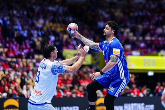 Salvador Salvador Portugal, 13 , Elohim Prandi France, 08 DEN, France vs Portugal, Handball, EHF European Championship 2026, Main Round, Matchday 2, 24 01 2026 DEN, France vs Portugal, Handball, EHF European Championship 2026, Main Round, Matchday 2, 24 01 2026 Herning Copyright: xEibner-Pressefoto MarcelxvonxFehrnx EP_MFN