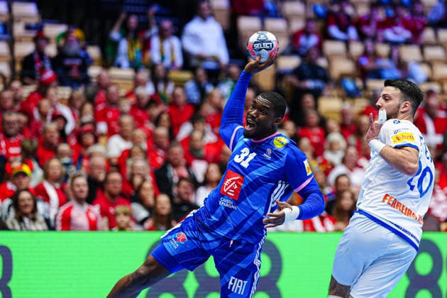 Throw Goal Dylan Nahi France, 31 DEN, France vs Portugal, Handball, EHF European Championship 2026, Main Round, Matchday 2, 24 01 2026 DEN, France vs Portugal, Handball, EHF European Championship 2026, Main Round, Matchday 2, 24 01 2026 Herning Copyright: xEibner-Pressefoto MarcelxvonxFehrnx EP_MFN
