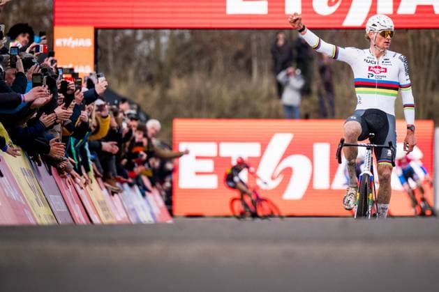 Dutch Mathieu Van Der Poel celebrates as he crosses the finish line to win the men s elite race at the World Cup cyclocross cycling event in Maasmechelen, Belgium, stage 11 (out of 12) of the UCI World Cup cyclocross competition, Saturday 24 January 2026. JASPERxJACOBS  x158281235x