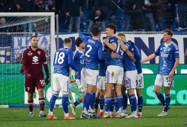 January 24, 2026, Como: Como 1907 s mildfielder Maxence Caqueret celebrates with his teammates after scoring a goal during the Italian Serie A soccer match Como 1907 vs Torino FC at Giuseppe Sinigaglia stadium in Como, Italy, 24 January 2026. ANSA ROBERTO BREGANI Serie A - Como 1907 Vs Torino FC  - ZUMAa110 20260124_zaf_a110_012 Copyright: xRobertoxBreganix