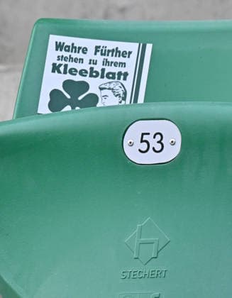 24 01 2026 Soccer Season 2025 2026 2 Soccer Bundesliga 19 Matchday SpVgg Greuther Fürth SGF Kleeblatt Eintracht Braunschweig BTSV EBS Sportfoto Zink MeZi xmexzix DFL regulations prohibit any use of photographs as image sequences and or quasi video only for editorial use Feature Impression Symbol image Symbol photo Sticker on seat Seat Seat shell True Fürthers stand by their cloverleaf