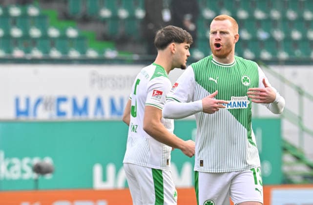 24 01 2026 Soccer Season 2025 2026 2 Soccer Bundesliga 19 Matchday SpVgg Greuther Fürth SGF Kleeblatt Eintracht Braunschweig BTSV EBS Sportfoto Zink MeZi xmexzix DFL regulations prohibit any use of photographs as image sequences and or quasi video only for editorial use Paul Will 13, SpVgg Greuther Fürth