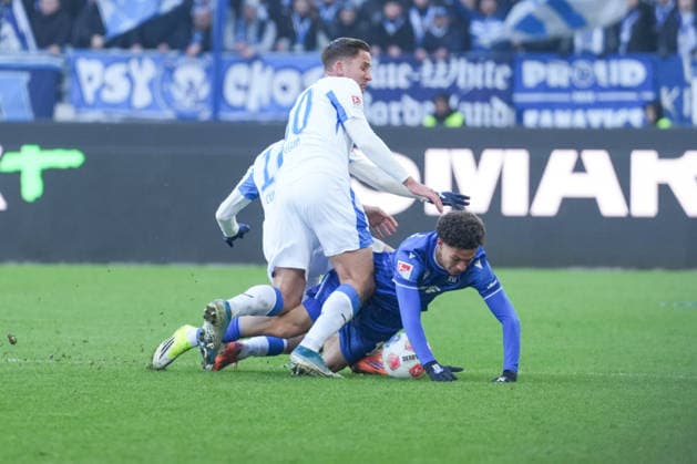 2 Bundesliga, Karlsruher SC vs Hertha BSC, 24 01 2026 duel between Paul Seguin Hertha BSC, 30 and Louey Ben Farhat Karlsruher SC, 19 2 Bundesliga, Karlsruher SC vs Hertha BSC, BBBank Wildpark Karlsruhe, 24 01 2026 DFB DFL REGULATIONS PROHIBIT ANY USE OF PHOTOGRAPHS AS IMAGE SEQUENCES AND OR QUASI VIDEO Copyright: xBEAUTIFULxSPORTS Boscox