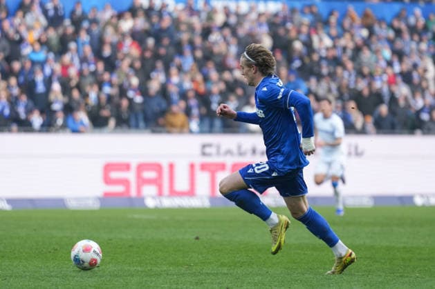 2 Bundesliga, Karlsruher SC vs Hertha BSC, 24 01 2026 David Herold Karlsruher SC, 20 am Ball 2 Bundesliga, Karlsruher SC vs Hertha BSC, BBBank Wildpark Karlsruhe, 24 01 2026 DFB DFL REGULATIONS PROHIBIT ANY USE OF PHOTOGRAPHS AS IMAGE SEQUENCES AND OR QUASI VIDEO Copyright: xBEAUTIFULxSPORTS Boscox