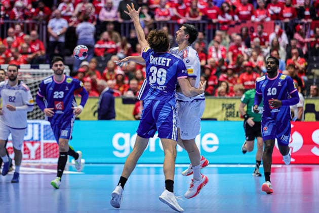 13Salvador, Salvador in action Match between FRANCE VS PORTUGAL valid for Men s EHF EURO 2026 at Jyske Bank Boxen in Herning on 24 January 2026. Herning Jyske Bank Boxen Herning Denmark Copyright: xIMAGOx xPRIMExSPORTSxIMAGESx xANGELOxMOREIRAx