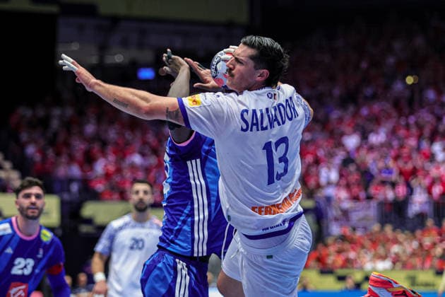 13Salvador, Salvador in action Match between FRANCE VS PORTUGAL valid for Men s EHF EURO 2026 at Jyske Bank Boxen in Herning on 24 January 2026. Herning Jyske Bank Boxen Herning Denmark Copyright: xIMAGOx xPRIMExSPORTSxIMAGESx xANGELOxMOREIRAx