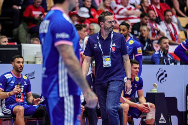 Gille, Guillaume COACH FRANCE in action Match between FRANCE VS PORTUGAL valid for Men s EHF EURO 2026 at Jyske Bank Boxen in Herning on 24 January 2026. Herning Jyske Bank Boxen Herning Denmark Copyright: xIMAGOx xPRIMExSPORTSxIMAGESx xANGELOxMOREIRAx