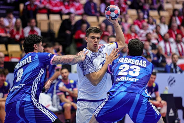 26Costa, Francisco in action Match between FRANCE VS PORTUGAL valid for Men s EHF EURO 2026 at Jyske Bank Boxen in Herning on 24 January 2026. Herning Jyske Bank Boxen Herning Denmark Copyright: xIMAGOx xPRIMExSPORTSxIMAGESx xANGELOxMOREIRAx