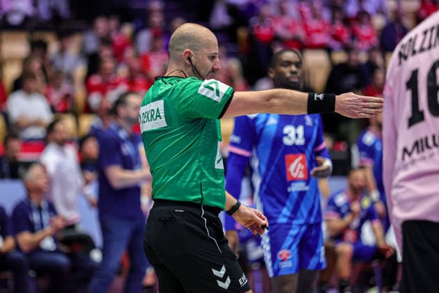 Ref in action Match between FRANCE VS PORTUGAL valid for Men s EHF EURO 2026 at Jyske Bank Boxen in Herning on 24 January 2026. Herning Jyske Bank Boxen Herning Denmark Copyright: xIMAGOx xPRIMExSPORTSxIMAGESx xANGELOxMOREIRAx