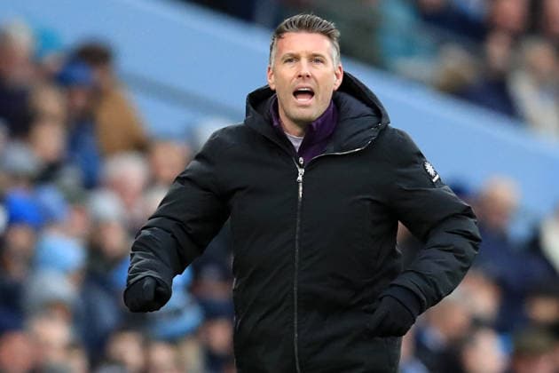 24th January 2026; Etihad Stadium, Manchester, Lancashire, England; Premier League Football, Manchester City versus Wolverhampton Wanderers; Wolverhampton Wanderers manager Rob Edwards reacts  DavidxBlunsden Content restricted for UK based newspaper