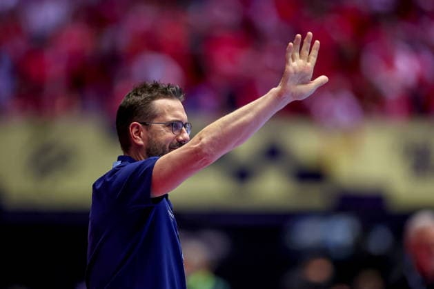 24 01 2026, Handball, Men s EHF EURO 2026, France Portugal, Jyske Bank Boxing in Herning, Denmark, Main Round Headcoach Guillaume Gille France hc gesticulating on the sidelines Denmark