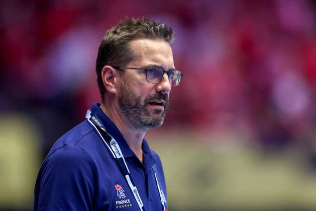24 01 2026, Handball, Men s EHF EURO 2026, France Portugal, Jyske Bank Boxing in Herning, Denmark, Main Round Headcoach Guillaume Gille France hc gesticulating on the sidelines Denmark