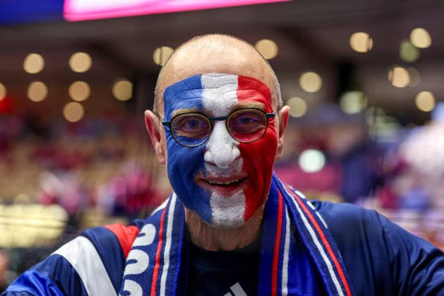 24 01 2026, Handball, Men s EHF EURO 2026, France Portugal, Jyske Bank Boxing in Herning, Denmark, Main Round Feature A made-up fan cheering after the victory of France Denmark