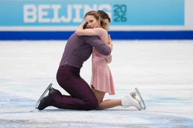 (260125) -- BEIJING, Jan. 25, 2026 -- Alisa Efimova (R) Misha Mitrofanov of the United States perform during the pairs free skating at the ISU Four Continents Figure skating, Eiskunstlauf Championships in Beijing, China, Jan. 24, 2026. ) (SP)CHINA-BEIJING-FIGURE SKATING-ISU FOUR CONTINENTS-PAIRS-FREE SKATING (CN) XiexHan 