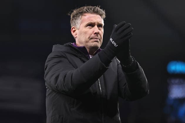 Manchester City v Wolverhampton Wanderers, Premier League Wolverhampton Wanderers manager Rob Edwards applauds the travelling fans after the Manchester City v Wolverhampton Wanderers Premier League match at the Etihad Stadium, Manchester, England on 24 January 2026 Credit: Ryan Crockett Every Second Media Editorial use only. All images are copyright Every Second Media Limited. No images may be reproduced without prior permission. All rights reserved. Premier League and Football League images are subject to licensing agreements with Football DataCo Limited. see https: www.football-dataco.com Copyright: xIMAGO EveryxSecondxMediax ESM-1769-0113 RyanxCrockettx xEveryxSecondxMediax