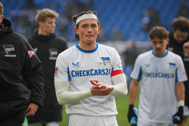Germany, Football, 2 Bundesliga, Season 2025 2026, Karlsruher SC vs Herta BSC BBBank Wildpark Karlsruhe Fabian Reese Hertha BSC, 11 Karlsruhe BBBank Wildpark Baden Württemberg Germany Copyright: xFINLEYxMÖRCHx