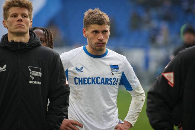 Germany, Football, 2 Bundesliga, Season 2025 2026, Karlsruher SC vs Herta BSC BBBank Wildpark Karlsruhe Marton Dardai Hertha BSC, 31 Karlsruhe BBBank Wildpark Baden Württemberg Germany Copyright: xFINLEYxMÖRCHx