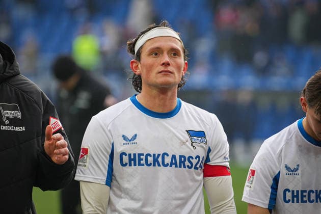 Germany, Football, 2 Bundesliga, Season 2025 2026, Karlsruher SC vs Herta BSC BBBank Wildpark Karlsruhe Fabian Reese Hertha BSC, 11 Karlsruhe BBBank Wildpark Baden Württemberg Germany Copyright: xFINLEYxMÖRCHx