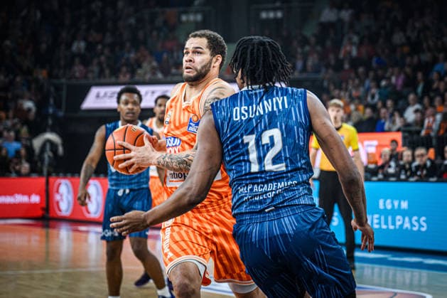Neu Ulm, Germany, 24 01 26 Christopher Ledlum ratiopharm ulm and Osun Osunniyi MLP Academics Heidelberg battle for the ball during the Basketball Bundesliga match between ratiopharm ulm vs MLP Academics Heidelberg at ratiopharm Arena on January 24, 2026 in Neu Ulm, Germany Photo by Harry Langer DeFodi Images ratiopharm Arena, Germany, 24 01 26 Christopher Ledlum ratiopharm ulm and Osun Osunniyi MLP Academics Heidelberg battle for the ball during the Basketball Bundesliga match between ratiopharm ulm vs MLP Academics Heidelberg at Neu Ulm on January 24, 2026 in ratiopharm Arena, Germany Photo by Harry Langer DeFodi Images Photo by Harry Langer DeFodi Images