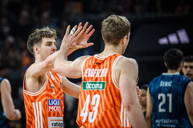 Neu Ulm, Germany, 24 01 26 Tobias Jensen ratiopharm ulm and Christian Sengfelder ratiopharm ulm gestures during the Basketball Bundesliga match between ratiopharm ulm vs MLP Academics Heidelberg at the ratiopharm Arena on January 24, 2026 in Neu Ulm, Germany Photo by Harry Langer DeFodi Images ratiopharm Arena, Germany, 24 01 26 Tobias Jensen ratiopharm ulm and Christian Sengfelder ratiopharm ulm gestures during the Basketball Bundesliga match between ratiopharm ulm vs MLP Academics Heidelberg at Neu Ulm on January 24, 2026 in ratiopharm Arena, Germany Photo by Harry Langer DeFodi Images Photo by Harry Langer DeFodi Images
