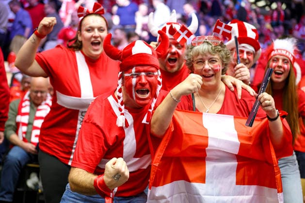 24 01 2026, Handball, Men s EHF EURO 2026, Denmark Spain, Jyske Bank Boxen in Herning, Denmark, Main Round Danish fans are in a good mood and create a great atmosphere in the hall Denmark