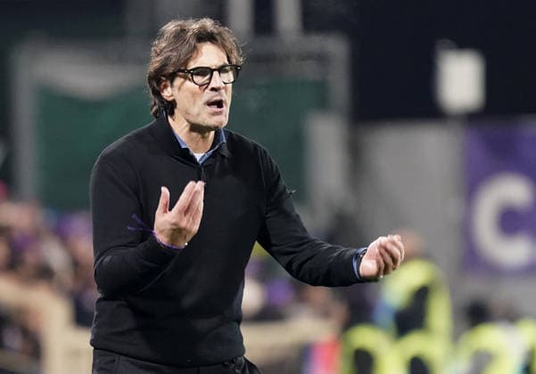 Fiorentina™s head coach Paolo Vanoli gestures during the Serie A soccer match between Fiorentina and Cagliari at the Artemio Franchi stadium in Florence, center of Italy - Saturday , January 24, 2026. - Soccer  Copyright: xMarcoxBucco LaxPressex