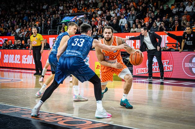 Neu Ulm, Germany, 24 01 26 Niklas Wuerzner MLP Academics Heidelberg , Ryan Miksell MLP Academics Heidelberg and Christopher Ledlum ratiopharm ulm battle for the ball during the Basketball Bundesliga match between ratiopharm ulm vs MLP Academics Heidelberg at ratiopharm Arena on January 24, 2026 in Neu Ulm, Germany Photo by Harry Langer DeFodi Images ratiopharm Arena, Germany, 24 01 26 Niklas Wuerzner MLP Academics Heidelberg , Ryan Miksell MLP Academics Heidelberg and Christopher Ledlum ratiopharm ulm battle for the ball during the Basketball Bundesliga match between ratiopharm ulm vs MLP Academics Heidelberg at Neu Ulm on January 24, 2026 in ratiopharm Arena, Germany Photo by Harry Langer DeFodi Images Photo by Harry Langer DeFodi Images