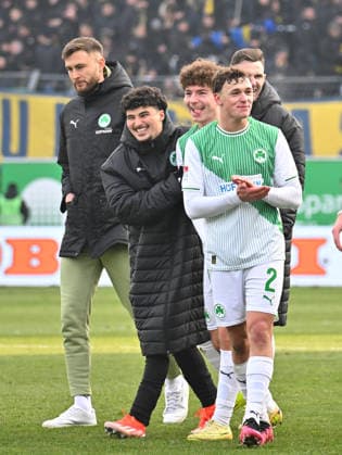 24 01 2026 Soccer Season 2025 2026 2 Soccer Bundesliga 19 Matchday SpVgg Greuther Fürth SGF Kleeblatt Eintracht Braunschweig BTSV EBS Sportfoto Zink MeZi xmexzix DFL regulations prohibit any use of photographs as image sequences and or quasi video only for editorial use Mehmet Avlayici 44, SpVgg Greuther Fürth Raul Marita 38, SpVgg Greuther Fürth Lukas Reich 2, SpVgg Greuther Fürth, rechts