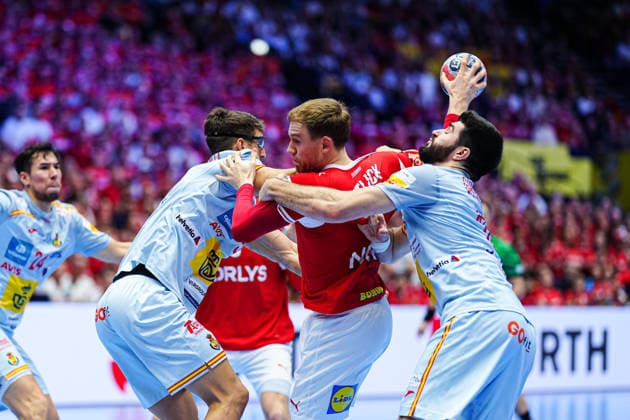Ian Barrufet Spain, 80 , Simon Pytlick Denmark, 43 , Imanol Garciandia Spain, 18 DEN, Spain vs Denmark, Handball, EHF European Championship 2026, Main Round, Matchday 2, 24 01 2026 DEN, Spain vs Denmark, Handball, EHF European Championship 2026, Main Round, Matchday 2, 24 01 2026 Herning Copyright: xEibner-Pressefoto MarcelxvonxFehrnx EP_MFN