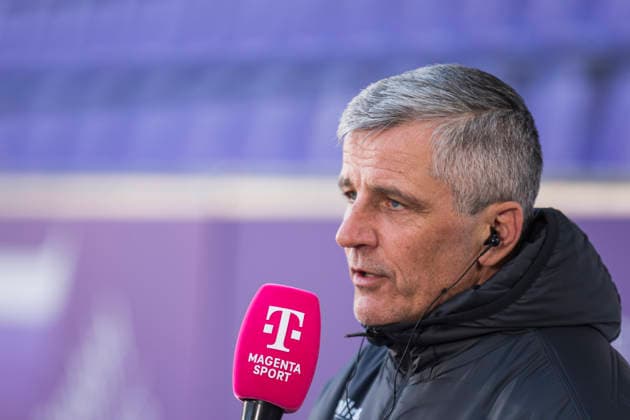24 01 2026, xomx, Fußball 3 Liga, Erzgebirge Aue SSV Ulm 1846 Fußball v l Jens Haertel FC Erzgebirge Aue Trainer im Interview mit Telekom Magenta Sport Portrait, Portraet, Was das sein letztes Spiel in Aue DFL DFB REGULATIONS PROHIBIT ANY USE OF PHOTOGRAPHS as IMAGE SEQUENCES and or QUASI VIDEO Aue