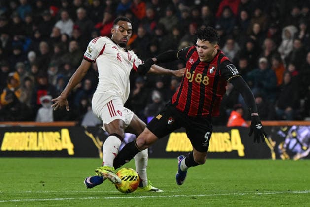 Bournemouth v Liverpool, Premier League Evanilson (9) of AFC Bournemouth is tackled by Ryan Gravenberch (38) of Liverpool during the Premier League match between Bournemouth and Liverpool at the Vitality Stadium, Bournemouth, UK on 24 January 2026. Bournemouth Vitality Stadium Dorset UK Editorial use only DataCo restrictions apply See www.football-dataco.com , Copyright: xGrahamxHuntx PSI-23639-0061