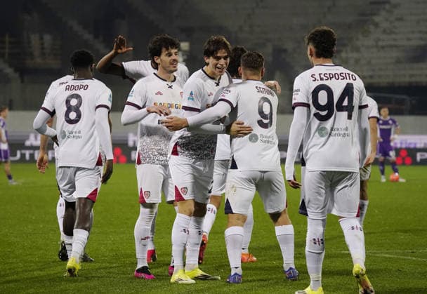 Cagliari™s players celebrations after the goal of 0-2 during the Serie A soccer match between Fiorentina and Cagliari at the Artemio Franchi stadium in Florence, center of Italy - Saturday , January 24, 2026. - Soccer  Copyright: xMarcoxBucco LaxPressex