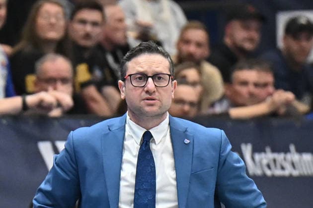Marco Ramondino MBC, Head Coach , Syntainics MBC vs Vet Concept Gladiators Trier, Basketball, 1 Bundesliga, Men, 17 Matchday Main Round, Season 2025 26, 24 01 2026 Weißenfels Stadthalle Sachsen Anhalt Germany