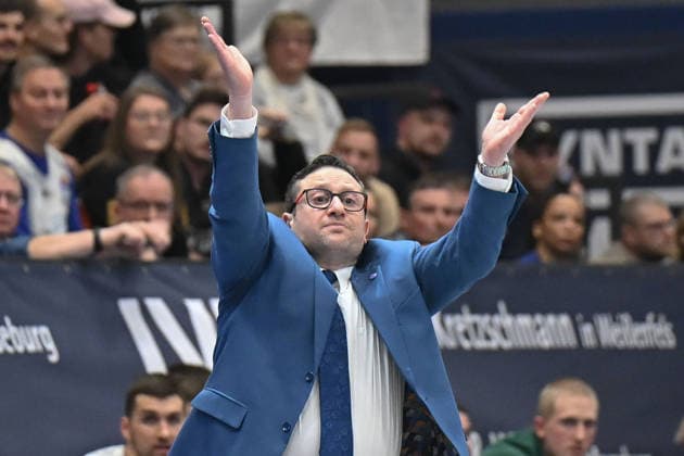 Marco Ramondino MBC, Head Coach , Syntainics MBC vs Vet Concept Gladiators Trier, Basketball, 1 Bundesliga, Men, 17 Matchday Main Round, Season 2025 26, 24 01 2026 Weißenfels Stadthalle Sachsen Anhalt Germany