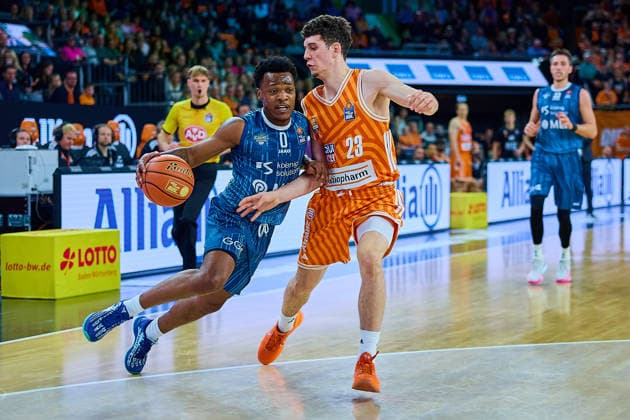 Duel, duel between DJ Horne MLP Academics Heidelberg, 00 and Diego Garavaglia ratiopharm ulm, 23 GER, ratiopharm ulm vs MLP Academics Heidelberg, Basketball, Matchday 17, EasyCredit Bundesliga, Season 2025 2026, 24 01 2026 GER, ratiopharm ulm vs MLP Academics Heidelberg, Basketball, Matchday 17, EasyCredit Bundesliga, Season 2025 2026, 24 01 2026 New Ulm Copyright: xEibner-Pressefoto GeraldxOelze-dexStoppanyx EP_ODS