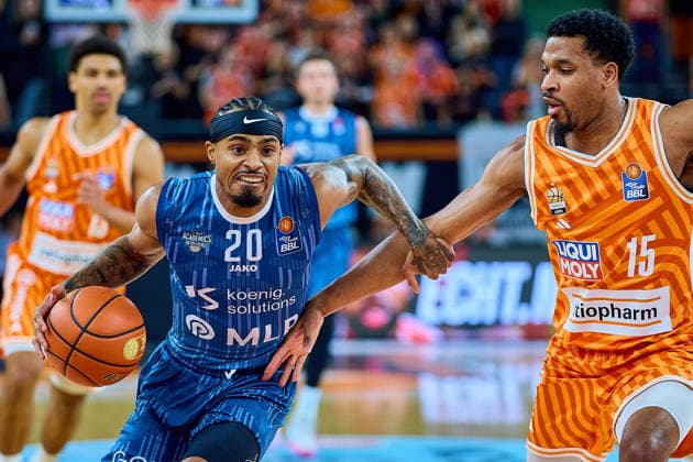 duel, duel between Michael Weathers MLP Academics Heidelberg, 20 and Justin Simon ratiopharm ulm, 15 GER, ratiopharm ulm vs MLP Academics Heidelberg, Basketball, Matchday 17, EasyCredit Bundesliga, Season 2025 2026, 24 01 2026 GER, ratiopharm ulm vs MLP Academics Heidelberg, Basketball, Matchday 17, EasyCredit Bundesliga, Season 2025 2026, 24 01 2026 New Ulm Copyright: xEibner-Pressefoto GeraldxOelze-dexStoppanyx EP_ODS