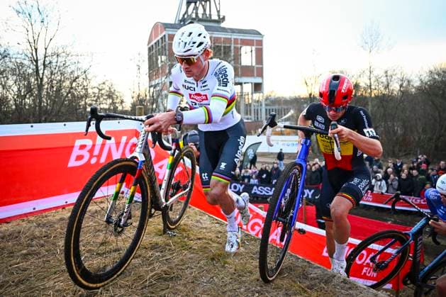 UCI Cyclocross World Cup 2025-2026 Maasmechelen MAASMECHELEN, BELGIUM - JANUARY 24 : Van Der Poel Mathieu (NED) of Alpecin-Premier Tech, Nys Thibau (BEL) of Baloise Verzekering-Het Poetsbureau Lions during the 11th leg of the Maasmechelen UCI Cyclocross World Cup 2025-2026 a cyclocross race for Men Elite on January 24, 2026 in Maasmechelen, Belgium, 24 01 2026 ( Maasmechelen Belgium  Copyright: xVincentxKalutx
