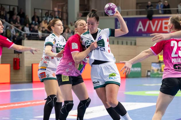 Handball Bundesliga Women, Season 2025 2026 SV Union Halle Neustadt vs Frisch Auf Göppingen Halle, Germany January 24, 2026 In the picture from left in duel Ilona Kieffer Halle and Stephanie Elies Goeppingen Halle Saale SWH Arena Sachsen Anhalt Germany