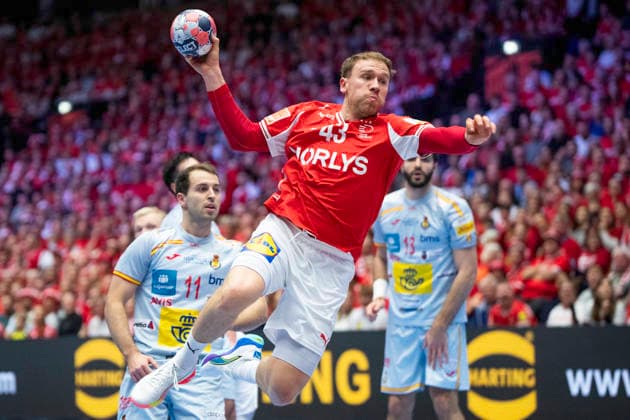 European Men s Handball Championship Denmark Spain Denmark s Simon Pytlick in action with Spain s Kauldi Odriozola and Pablo Guijarro during the men s handball match between Denmark and Spain in EHF Euro 2026 group B at Jyske Bank Boxen in Herning, Saturday, January 24, 2026 Photo Bo Amstrup Ritzau Scanpix , Herning Denmark Mors  Copyright: BoxAmrstrupx xRitzauxScanpix BoxAmstrupx spdk20260124-200038-L
