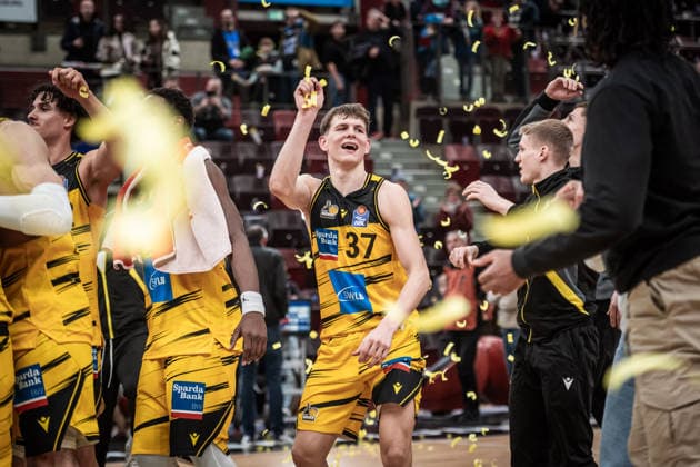 Julis Baumer MHP RIESEN Ludwigsburg, 37 Jubel, Freude, Freudentanz GER, MHP Riesen Ludwigsburg Basketball Loewen Braunschweig, easycredit BBL, Basketball, Bundesliga, 17 Spieltag, Spielzeit 2025 2026, 24 01 2026 GER, MHP Riesen Ludwigsburg Basketball Loewen Braunschweig, easycredit BBL, Basketball, Bundesliga, 17 Spieltag, Spielzeit 2025 2026, 24 01 2026 Ludwigsburg Copyright: xSandyxDinkelackerx EP_SDR