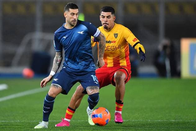 Lecce s right back Danilo Veiga (17 US Lecce) and Lazio s Left Winger Mattia Zaccagni (10 SS Lazio) in action during the Serie A Enilive soccer matchday 22 between US Lecce and SS Lazio at the Via del Mare Stadium in Lecce, Italy, Saturday, January 24, 2026. (Credit Image: Giovanni Evangelista LaPresse)  Copyright: xGiovannixEvangelista LaPressex