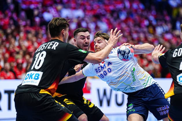 Julian Koester Germany, 18 , Jannik Kohlbacher Germany, 80 , Simen Schoenningsen Norway, 45 DEN, Germany vs Norway, Handball, EHF European Championship 2026, Main Round, Matchday 2, 24 01 2026 DEN, Germany vs Norway, Handball, EHF European Championship 2026, Main Round, Matchday 2, 24 01 2026 Herning Copyright: xEibner-Pressefoto MarcelxvonxFehrnx EP_MFN