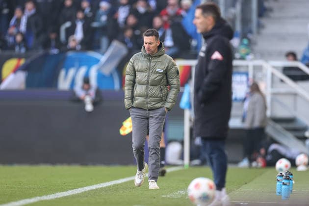 Dissatisfied with the course of the match Christian Eichner Karlsruher SC, Head Coach , Karlsruher SC vs Hertha BSC, 2 Bundesliga, Matchday 19, 2025 2026, 24 01 2026, DFL REGULATIONS PROHIBIT ANY USE OF PHOTOGRAPHS AS IMAGE SEQUENCES AND OR QUASI VIDEO, Karlsruher SC vs Hertha BSC, 2 Bundesliga, Matchday 19, 2025 2026, 24 01 2026 Karlsruhe Copyright: xEibner-Pressefoto JanxPrihodax EP_JPA