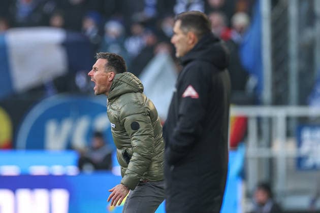 Christian Eichner Karlsruher SC, Head Coach bruellt at the sideline next to Leitl Stefan Hertha BSC, Head Coach , Karlsruher SC vs Hertha BSC, 2 Bundesliga, 19 Matchday, 2025 2026, 24 01 2026, DFL REGULATIONS PROHIBIT ANY USE OF PHOTOGRAPHS AS IMAGE SEQUENCES AND OR QUASI VIDEO, Karlsruher SC vs Hertha BSC, 2 Bundesliga, 19 Matchday, 2025 2026, 24 01 2026 Karlsruhe Copyright: xEibner-Pressefoto JanxPrihodax EP_JPA