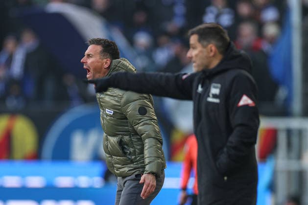 The two coaches on the touchline in action Christian Eichner Karlsruher SC, Head Coach and Leitl Stefan Hertha BSC, Head Coach , Karlsruher SC vs Hertha BSC, 2 Bundesliga, Matchday 19, 2025 2026, 24 01 2026, DFL REGULATIONS PROHIBIT ANY USE OF PHOTOGRAPHS AS IMAGE SEQUENCES AND OR QUASI VIDEO, Karlsruher SC vs Hertha BSC, 2 Bundesliga, Matchday 19, 2025 2026, 24 01 2026 Karlsruhe Copyright: xEibner-Pressefoto JanxPrihodax EP_JPA
