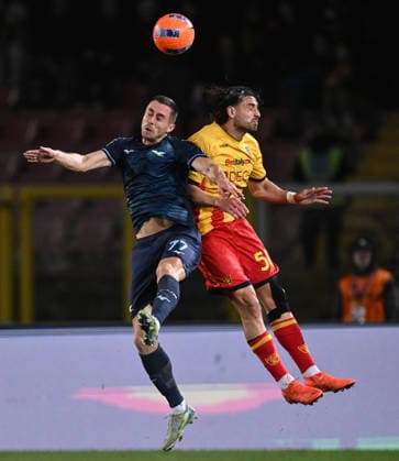 Ci Lecce 24 01 2026 - campionato di calcio serie A Lecce-Lazio foto Carmelo Imbesi Image nella foto: Adam Marusic-Santiago Pierotti 