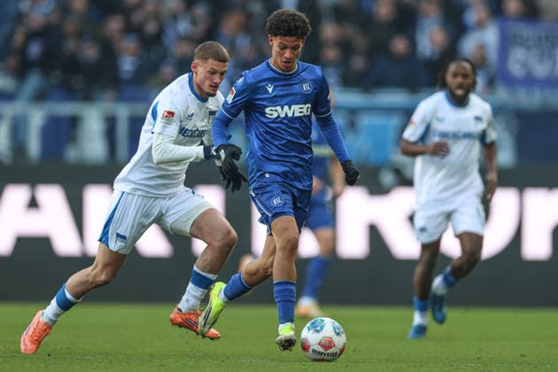 Louey Ben Farhat Karlsruher SC, 19 followed by Cuisance Michael Hertha BSC, 10 , Karlsruher SC vs Hertha BSC, 2 Bundesliga, 19 Matchday, 2025 2026, 24 01 2026, DFL REGULATIONS PROHIBIT ANY USE OF PHOTOGRAPHS AS IMAGE SEQUENCES AND OR QUASI VIDEO, Karlsruher SC vs Hertha BSC, 2 Bundesliga, 19 Matchday, 2025 2026, 24 01 2026 Karlsruhe Copyright: xEibner-Pressefoto JanxPrihodax EP_JPA
